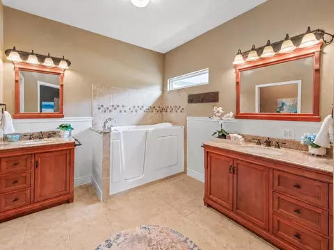 Bath - 16144 Firetower Rd, Conroe, TX 77306 photo 1 of 4