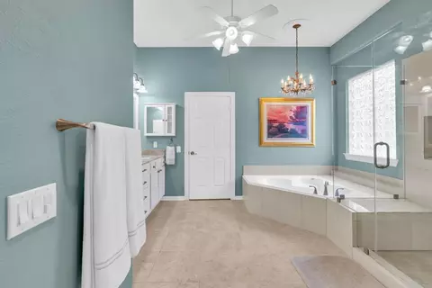 Bath - 44 Windsor Bridge Dr, Conroe, TX 77384 photo 2 of 5