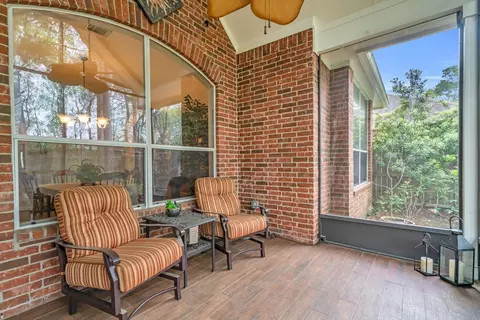 Exterior - 44 Windsor Bridge Dr, Conroe, TX 77384 photo 4 of 9