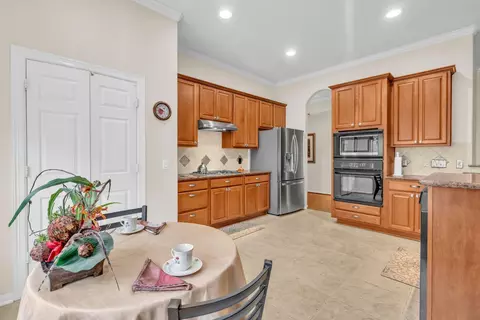 Kitchen - 44 Windsor Bridge Dr, Conroe, TX 77384 photo 2 of 3