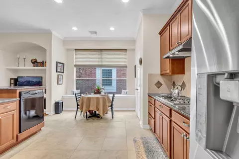 Kitchen - 44 Windsor Bridge Dr, Conroe, TX 77384 photo 1 of 3
