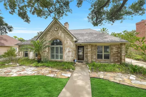 15846 Signal Creek Dr, Houston, TX 77095