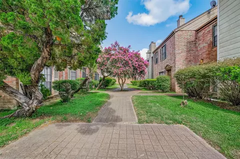 9901 Sharpcrest St #B3, Houston, TX 77036