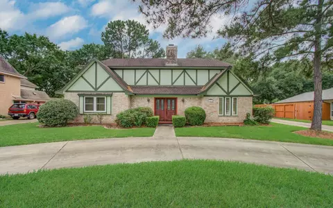 15413 Chichester Ln, Jersey Village, TX 77040