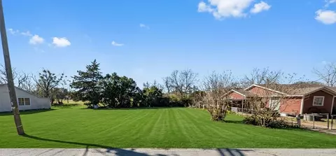 1610 Carver St, Navasota, TX 77868