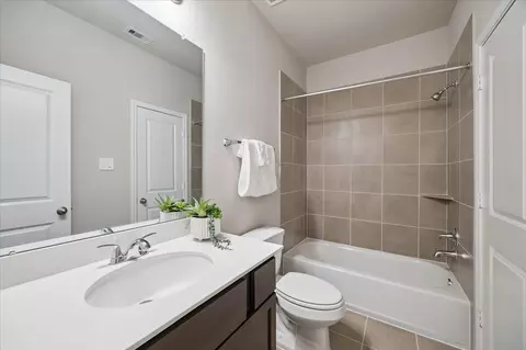 Bath - 3212 Bright Maple Dr, Spring, TX 77386 photo 3 of 4