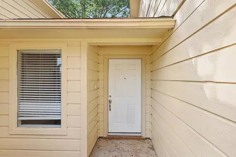 Exterior - 3 Flint St, Conroe, TX 77301 photo 3 of 8