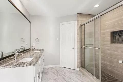 Bath - 3 Flint St, Conroe, TX 77301 photo 1 of 4