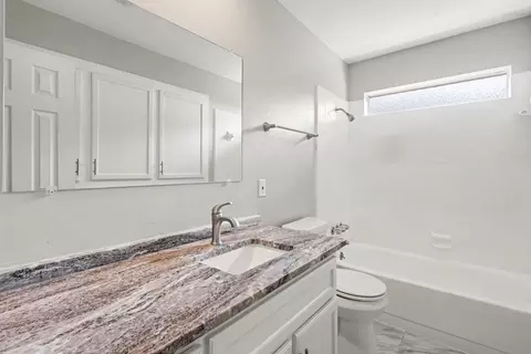 Bath - 3 Flint St, Conroe, TX 77301 photo 3 of 4
