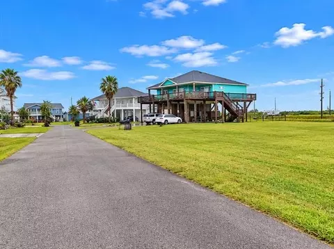 3181 Castle Dr, Crystal Beach, TX 77650