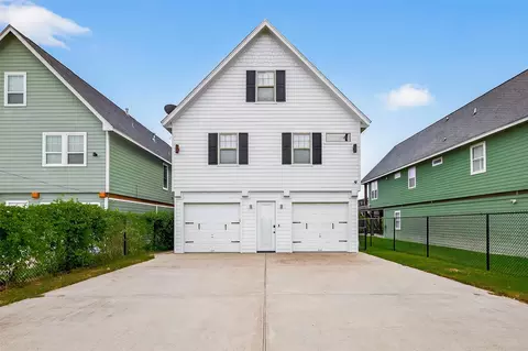 225 S Front St, Freeport, TX 77541