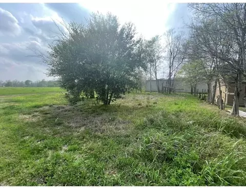 63 Oakland St, Beaumont, TX 77701