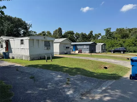 1623 Brazos St, Hempstead, TX 77445