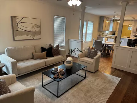 903 English St, Houston, TX 77009