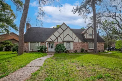 811 Loire Ln, Houston, TX 77090