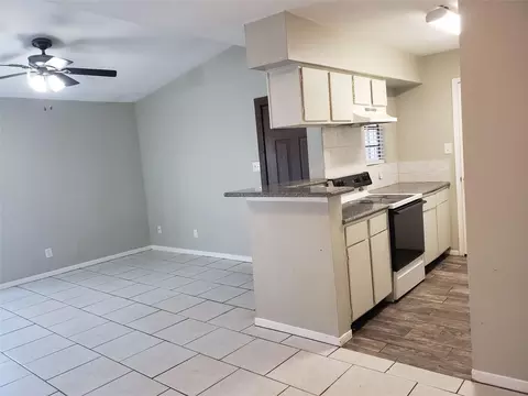 9550 Deering Dr #404, Houston, TX 77036