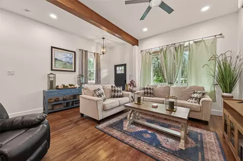 2815 Ball St, Galveston, TX 77550