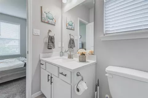 Bath - 2806 Kingly Pine Trl, Conroe, TX 77385 photo 2 of 12