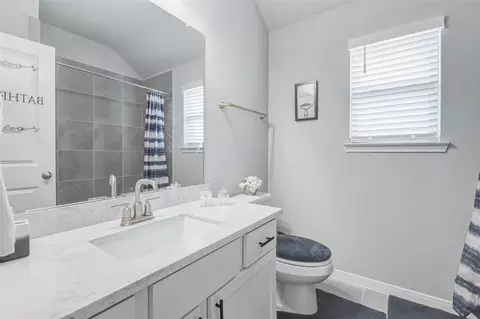 Bath - 2806 Kingly Pine Trl, Conroe, TX 77385 photo 10 of 12