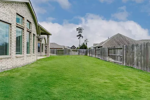 Exterior - 2806 Kingly Pine Trl, Conroe, TX 77385 photo 10 of 12