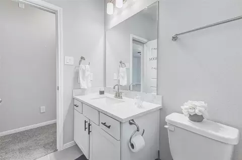 Bath - 2806 Kingly Pine Trl, Conroe, TX 77385 photo 11 of 12