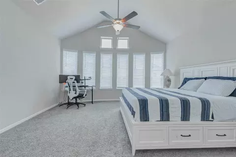 Bedroom - 2806 Kingly Pine Trl, Conroe, TX 77385 photo 5 of 11