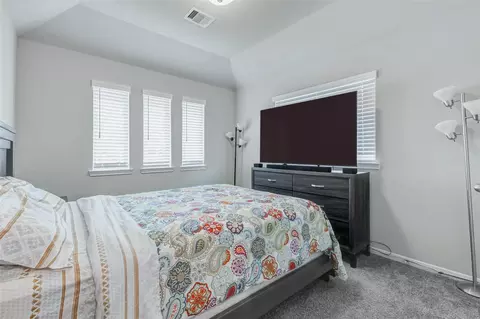 Bedroom - 2806 Kingly Pine Trl, Conroe, TX 77385 photo 10 of 11