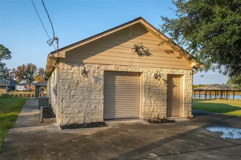 Exterior - 63 Lakeway Dr, Trinity, TX 75862 photo 4 of 9