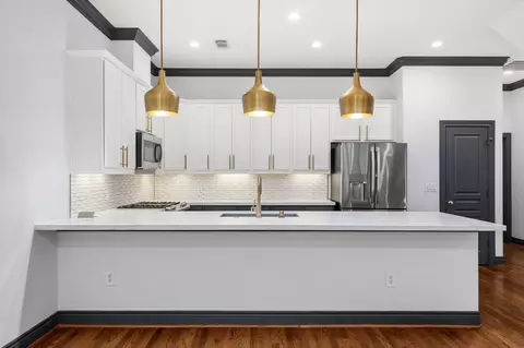 1119 Saint Charles St, Houston, TX 77003