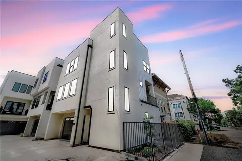 5439 Darling St, Houston, TX 77007