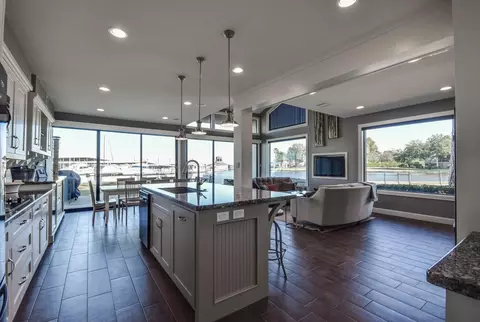 4002 Knollcrest Dr, Montgomery, TX 77356