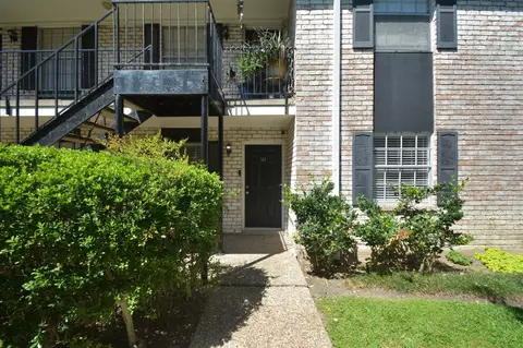 7900 Westheimer Rd #141, Houston, TX 77063