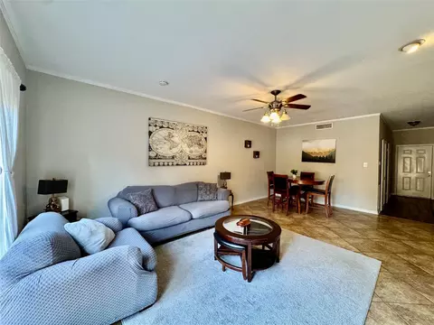 14715 Barryknoll Ln #121, Houston, TX 77079