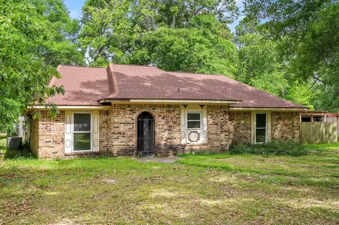 38 Woodbranch Dr # A, Woodbranch, TX 77357