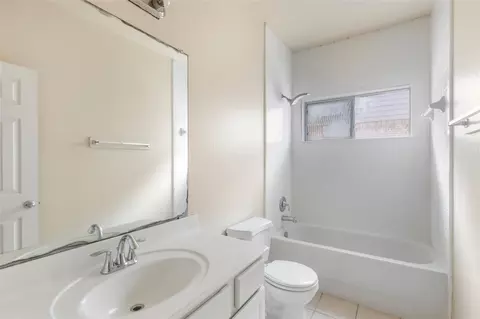 Bath - 24706 E Burnaby Cir, Spring, TX 77373 photo 4 of 4