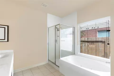 Bath - 24706 E Burnaby Cir, Spring, TX 77373 photo 3 of 4