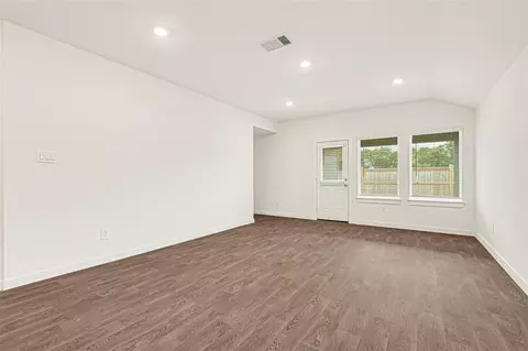 Living - 6718 Canyon Breeze Dr, Rosenberg, TX 77471 photo 2 of 3