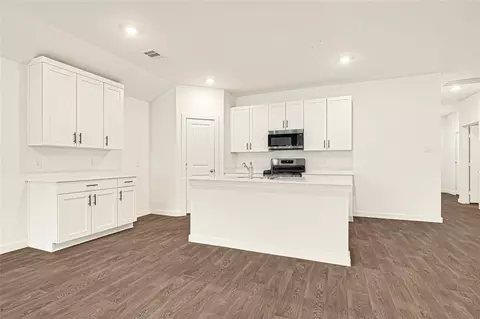 Kitchen - 6718 Canyon Breeze Dr, Rosenberg, TX 77471 photo 2 of 2