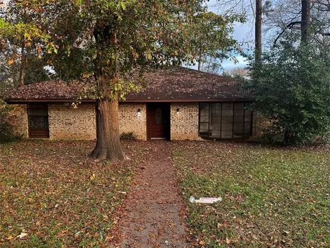 321 Olive St, Huntsville, TX 77340