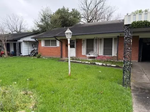 335 Red Ripple Rd, Houston, TX 77091