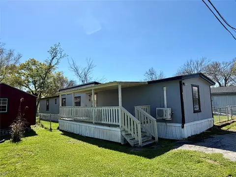 10026 Wilma Ln, Beach City, TX 77523