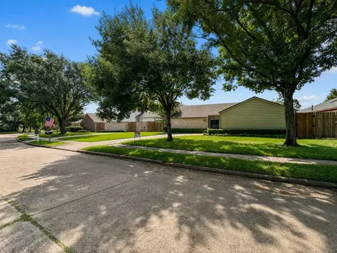 9103 Chesney Downs Dr, Houston, TX 77083