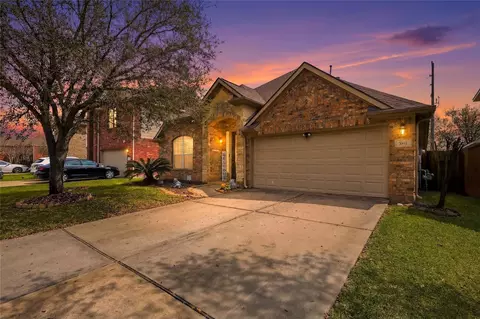 8311 Calico Canyon Dr, Tomball, TX 77375