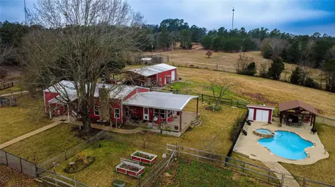 875 An County Road 2150, Palestine, TX 75801