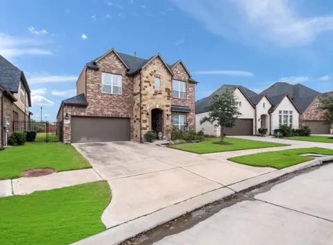 5231 Pickford Grv, Sugar Land, TX 77479