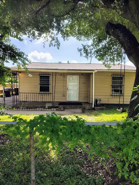 223 Hahlo St, Houston, TX 77020