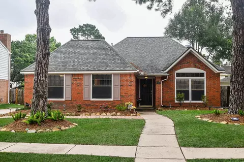 7618 Shangrila Ln, Houston, TX 77095