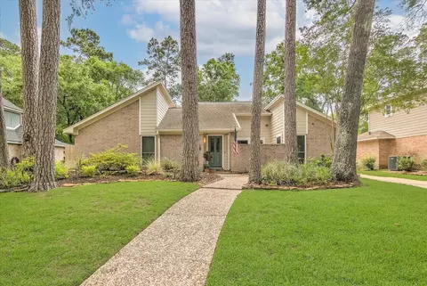 2046 Riverlawn Dr, Kingwood, TX 77339