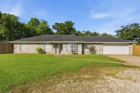 115 Avenue F, Brazoria, TX 77422