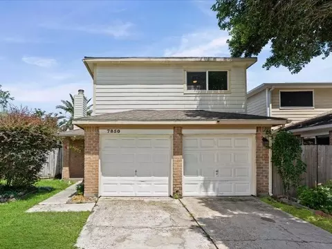 7850 Hillbarn Dr, Houston, TX 77040